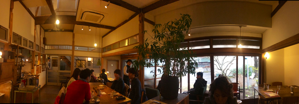 「senkiya」カフェの内観。